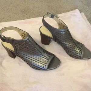 NEVER BEEN WORN